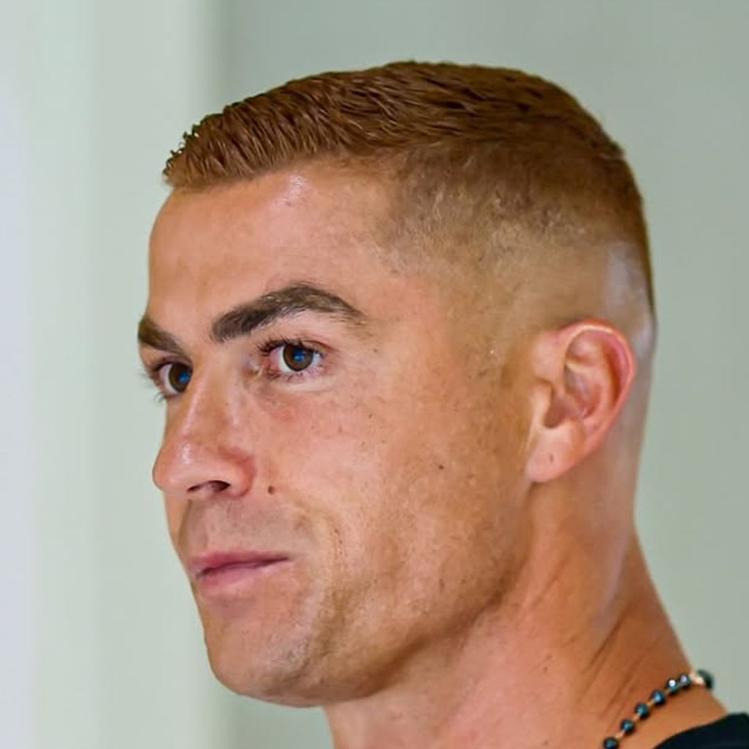 Cristiano Ronaldo estrena un sorprendente cambio de look mientras Georgina presume de su alianza de casada
