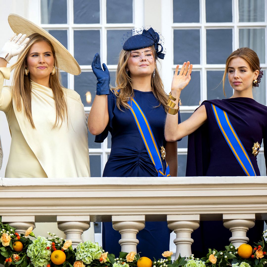 Amalia, Alexia y Ariane de Holanda desfilan juntas por primera vez en el Día del Príncipe