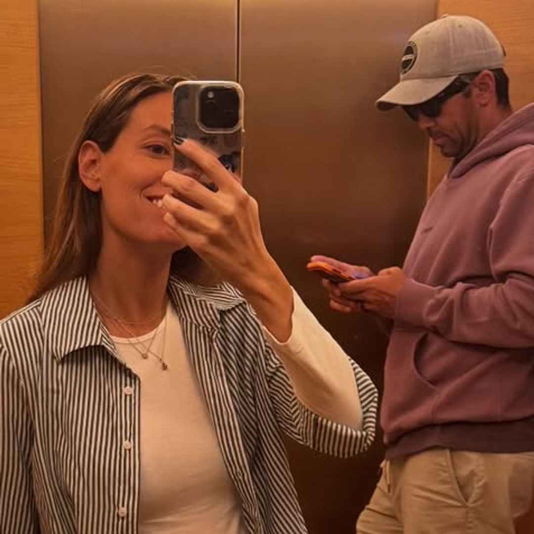 Ana Boyer muestra su avanzado embarazo y manda un mensaje tranquilizador desde Doha
