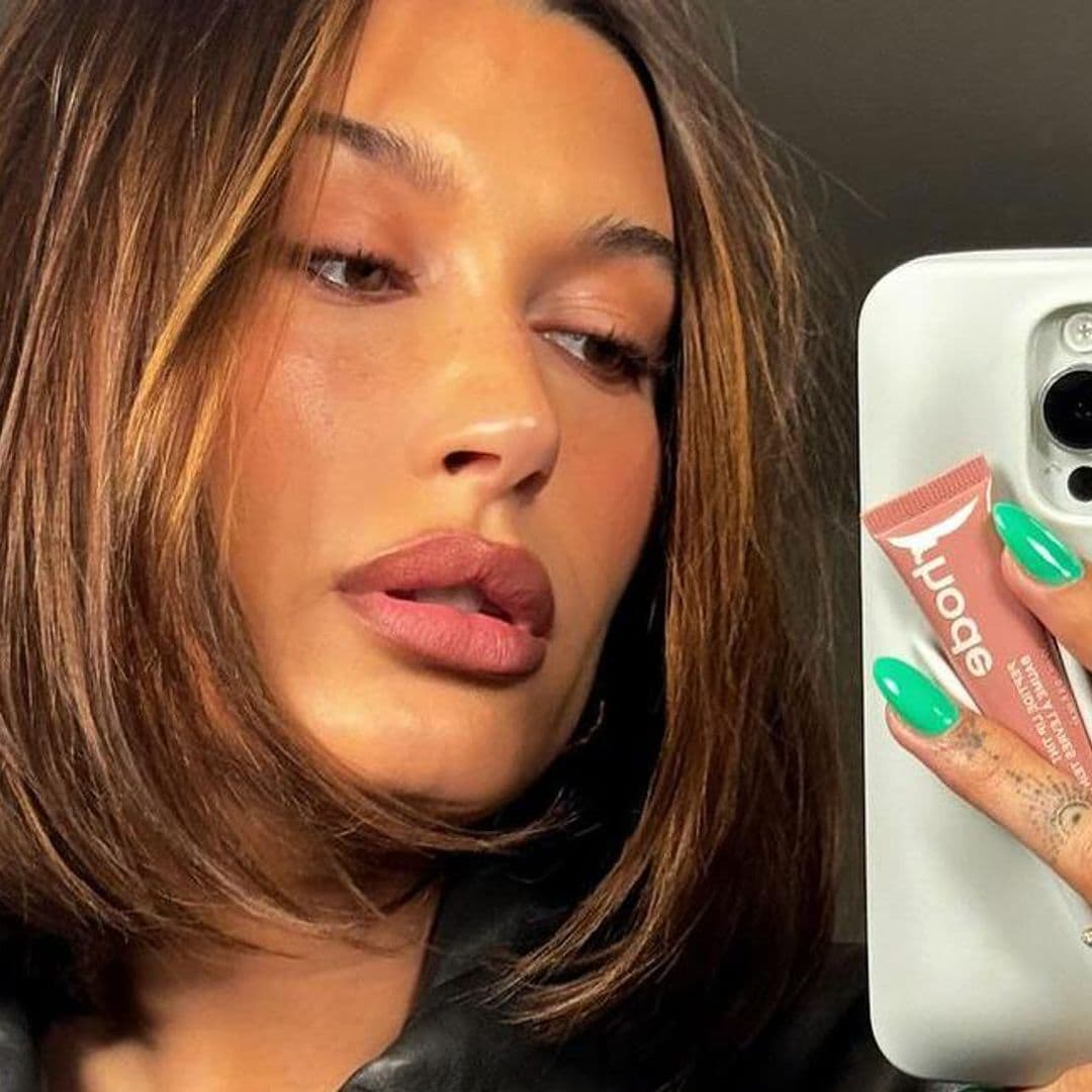 El nuevo anillo de compromiso de Hailey Bieber