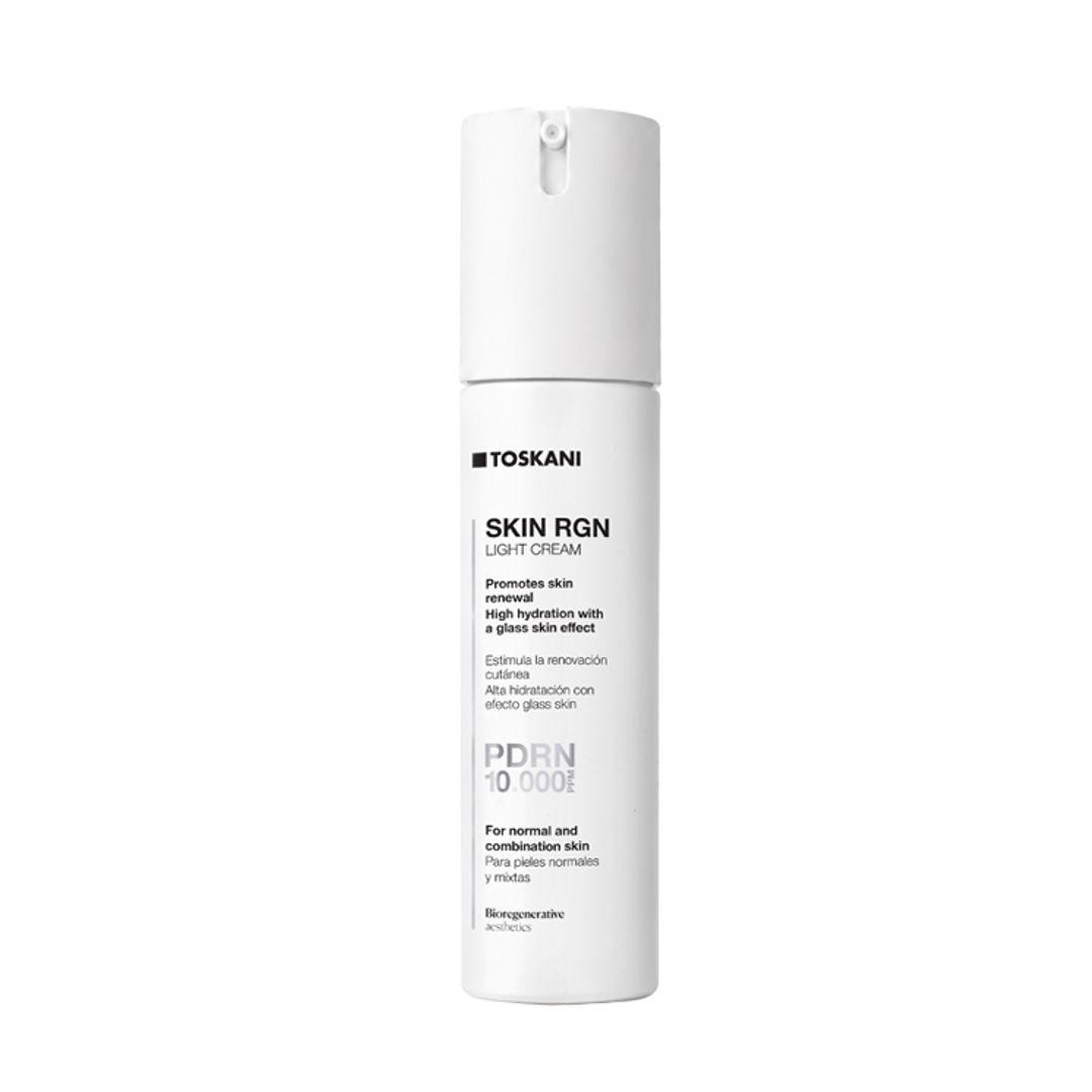SKIN RGN Light Cream, de Toskani (79 euros). Una crema ligera regeneradora a base de de PDRN (10.000 ppm), ácido hialurónico, vitaminas B3, B5 y E, activos biotecnológicos y manteca de karité y extracto de caléndula.