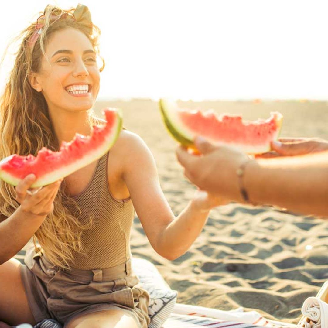 Tentempiés saludables para tomar en la playa y olvidarte de las patatas fritas