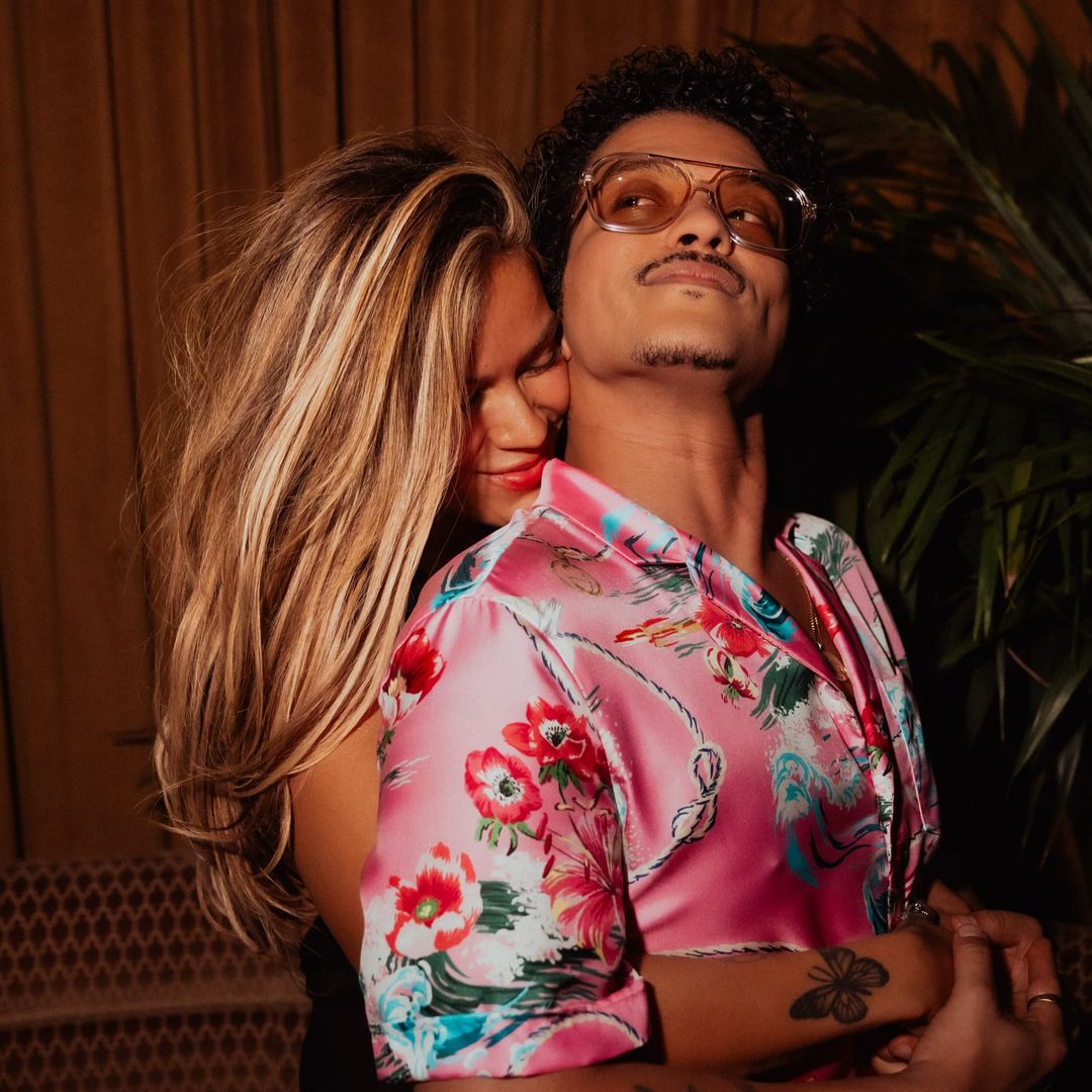 Bruno Mars se pone celoso al ver el baile de Karol G con Drake 'Tengo que recuperarla'