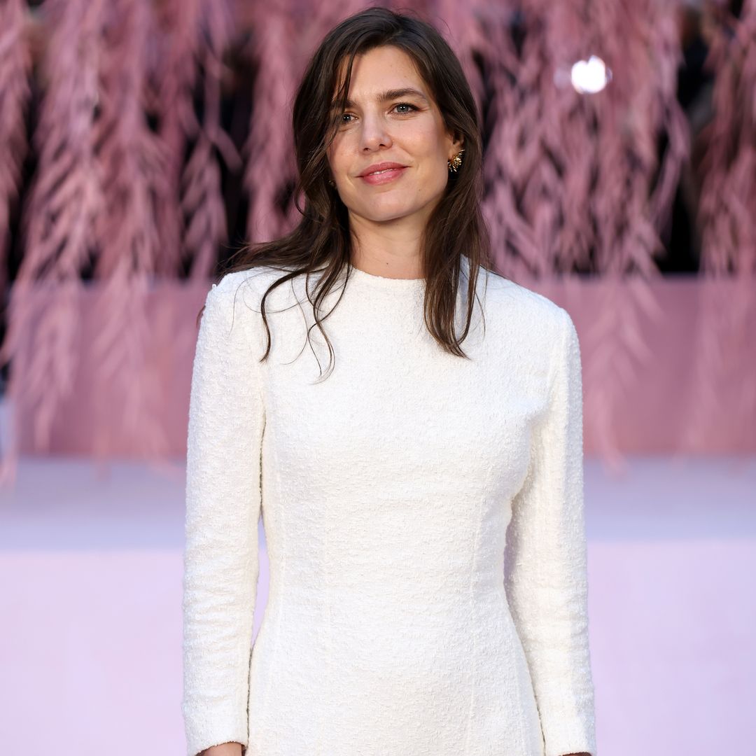 Carlota Casiraghi rompe su 'armadura' y se sincera como nunca sobre su vida: "A veces, crear un personaje es una forma de sobrellevar la situación"