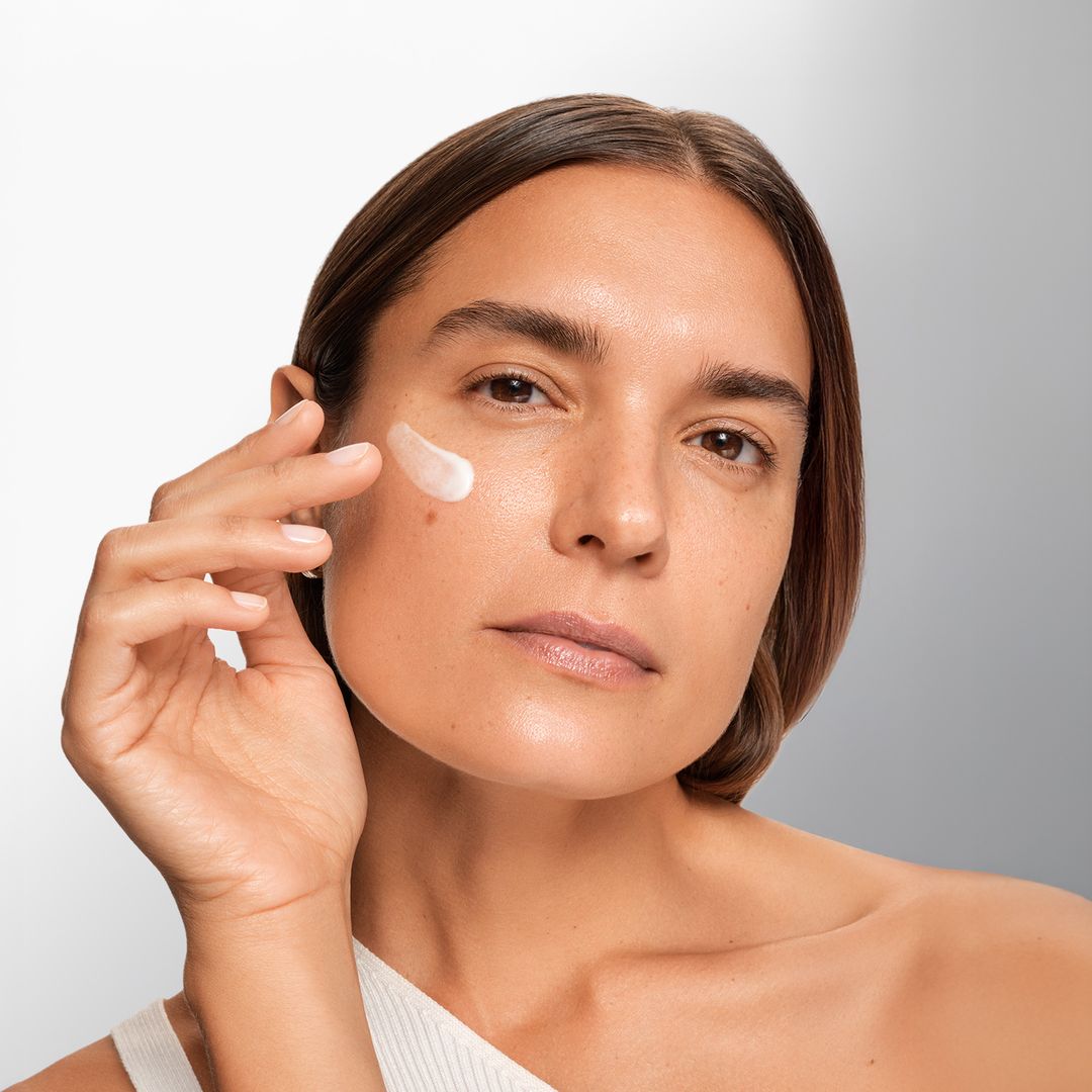 Dermatólogos y expertas coinciden: el protocolo de 3 pasos para una piel visiblemente renovada y con menos arrugas