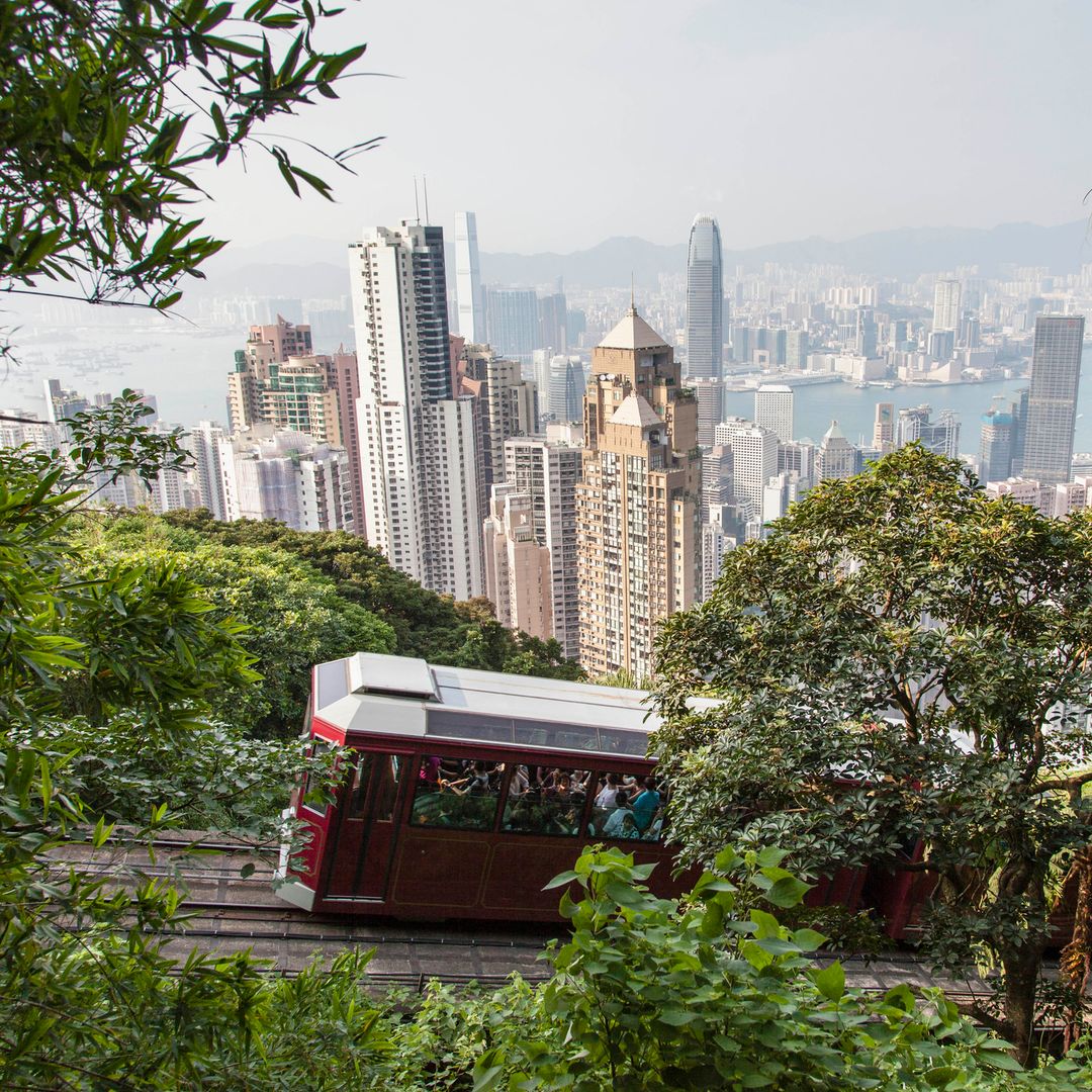 Famoso funicular de Hong Kong que sube a Victoria Peak (China)