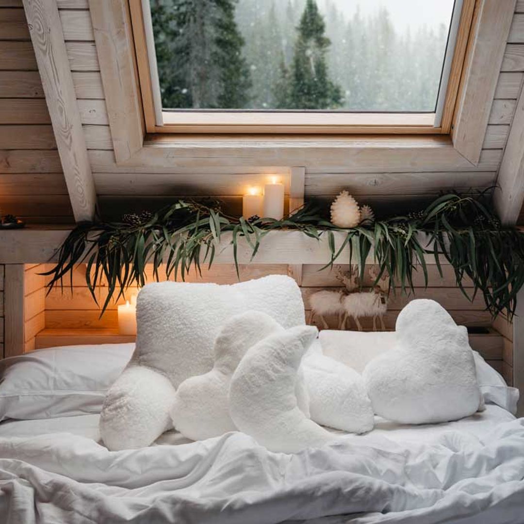 La decoración natural viste la casa por Navidad, llenándola de encanto y calidez