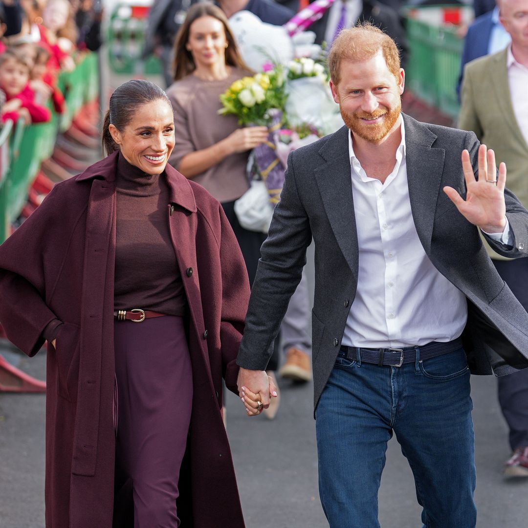 El príncipe Harry y Meghan Markle hacen su primera aparición conjunta en el Reino Unido: ‘Es genial estar de vuelta’