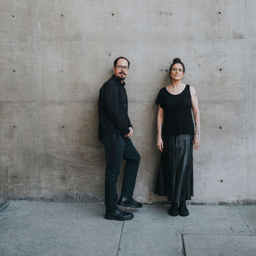 Karla Paniagua y Jorge Camacho, curadores de "Futuros Pánicos"