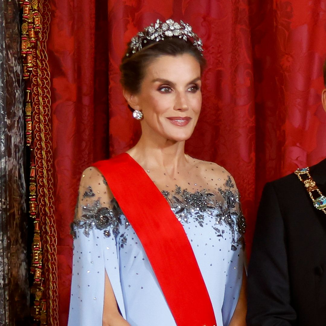 Doña Letizia ha hecho uso de la impresionante diadema floral