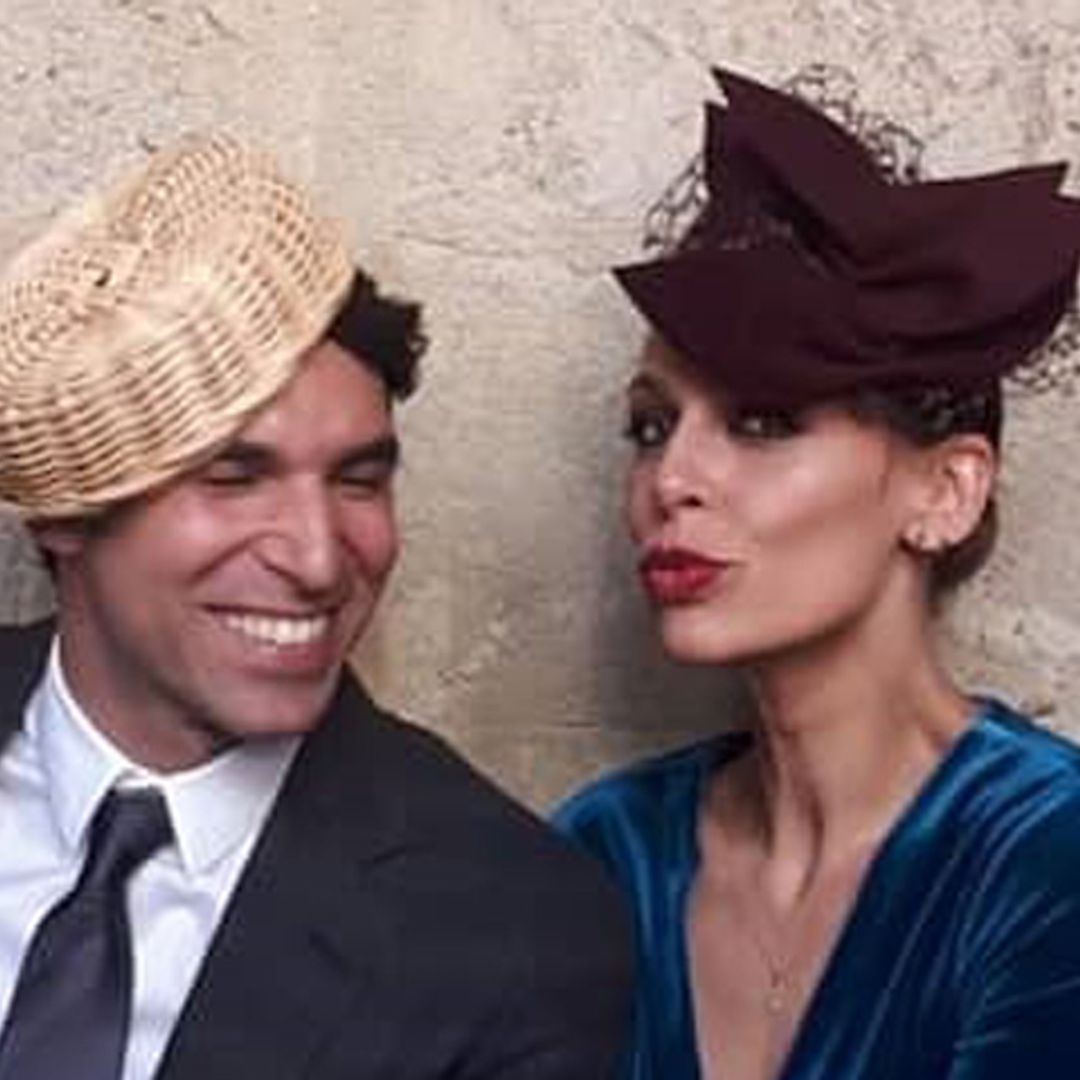 Cayetano Rivera 'se cuela' en la última fiesta de Eva González y su pandilla
