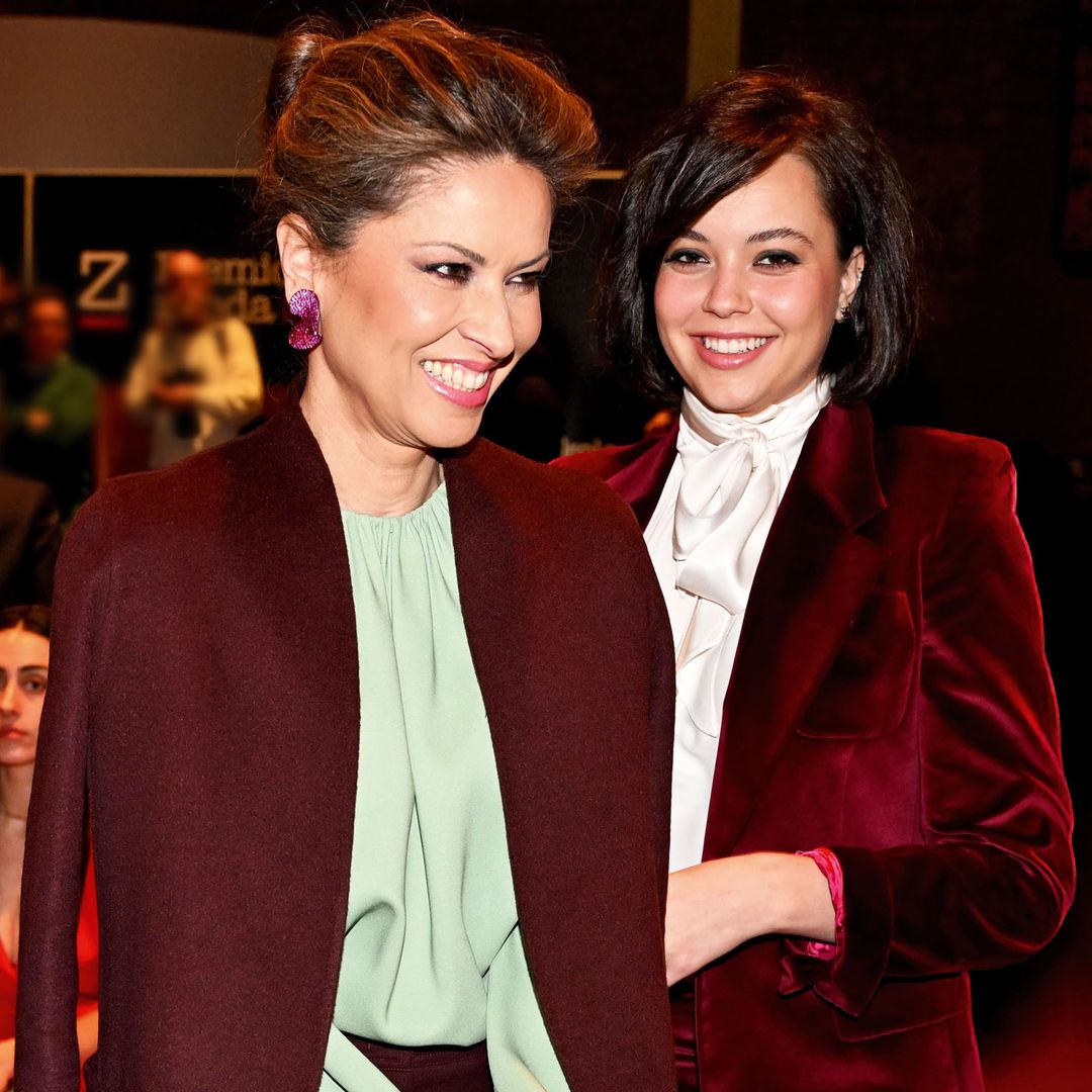 Alejandra Cortina estrena corte de pelo y es el vivo retrato de su madre, Elena Cué