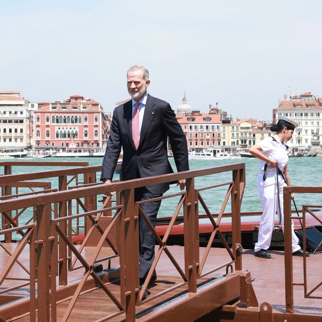 Felipe VI, el rey políglota, sorprende hablando italiano y portugués en Venecia