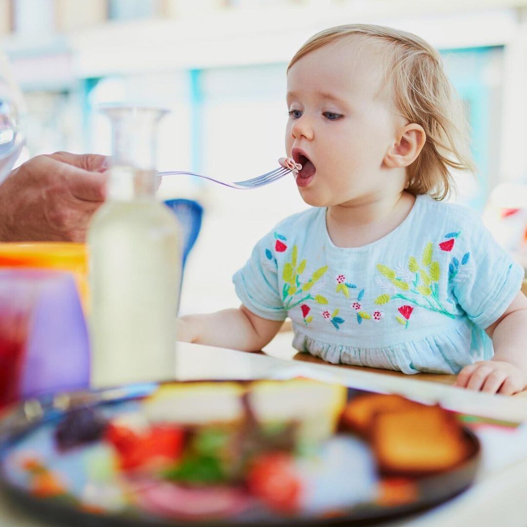 ¿Qué pedirle de comer a tu bebé cuándo vais a un restaurante?