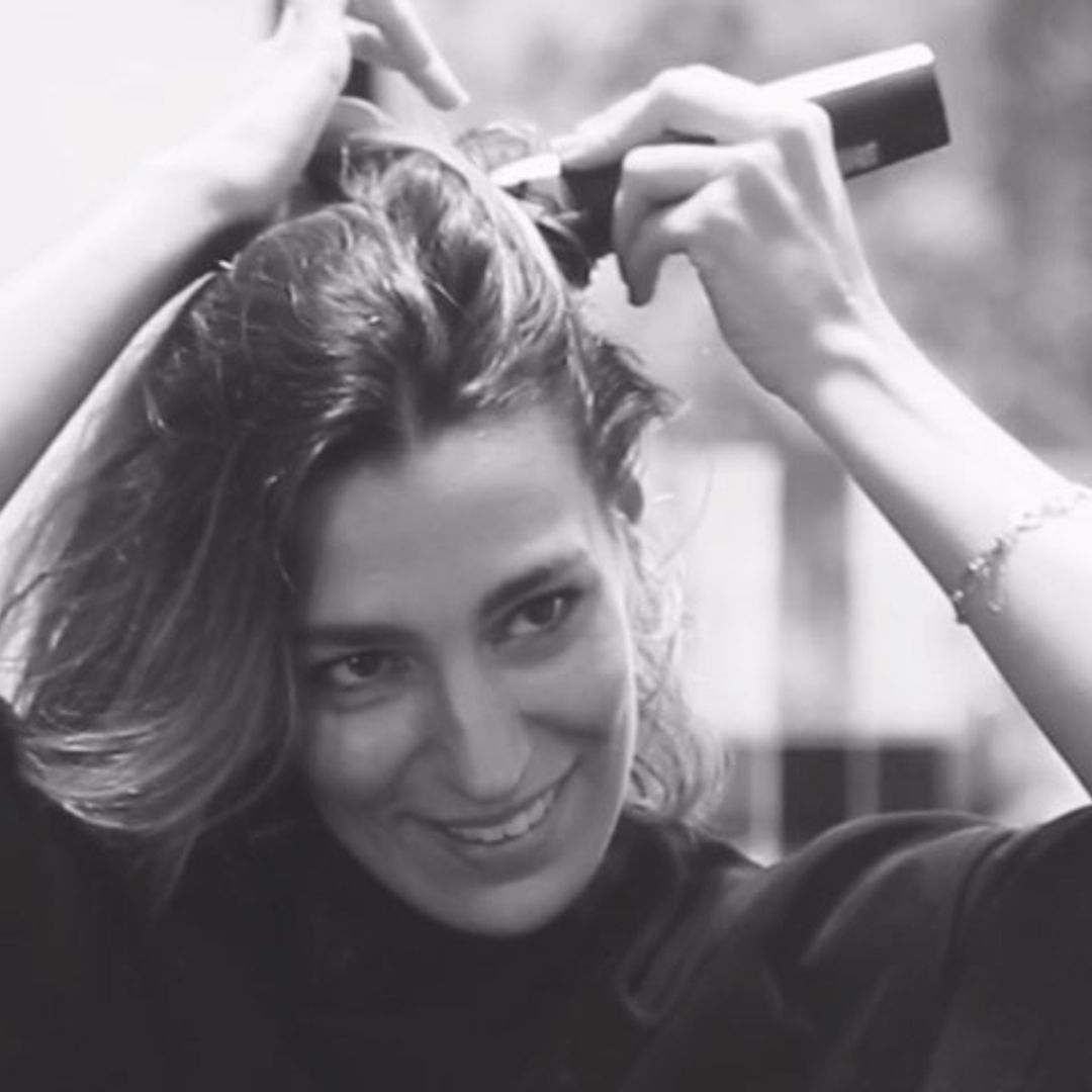 Así fue el cambio de 'look' de Eugenia Osborne, entre lágrimas, para homenajear a su madre