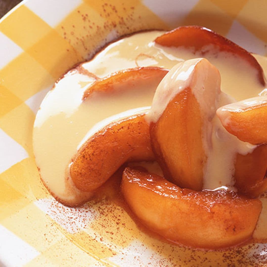 Manzana en compota con natillas al caramelo