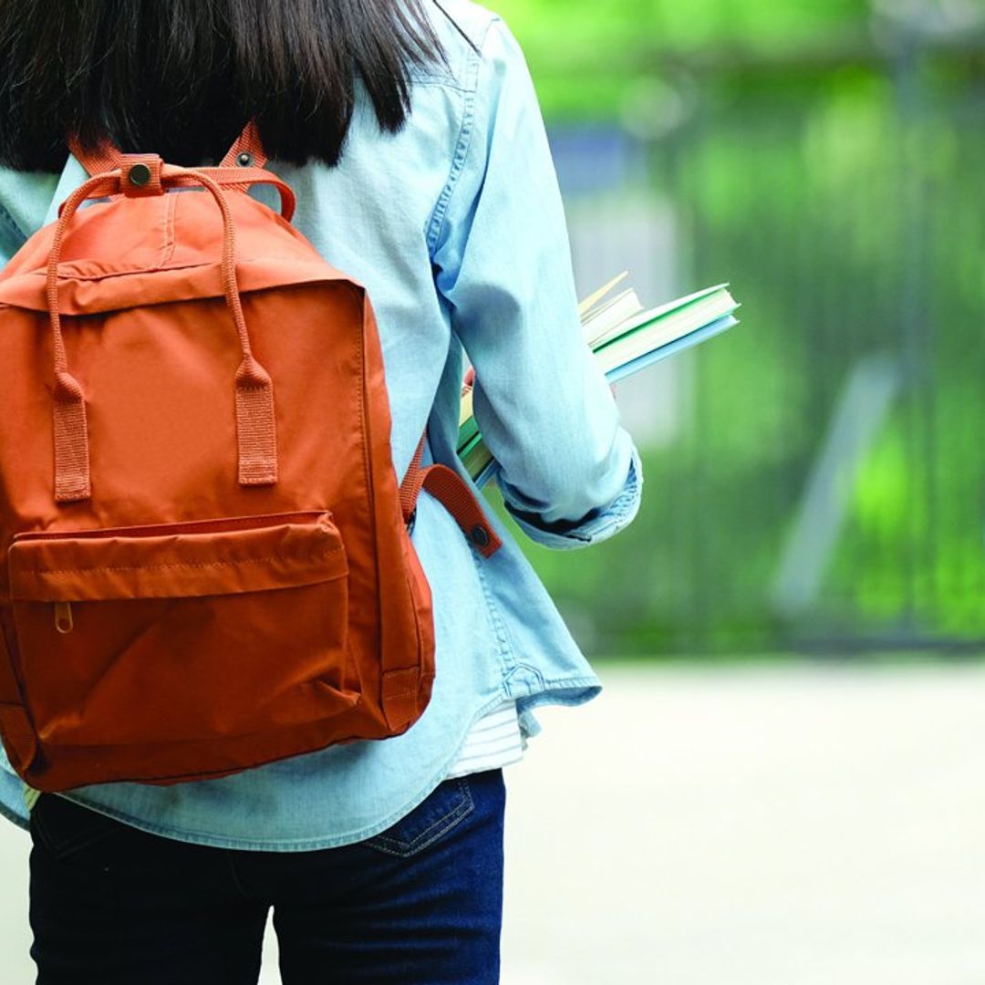 Si tu hijo no quiere ir al instituto, ten en cuenta estos consejos para motivarle