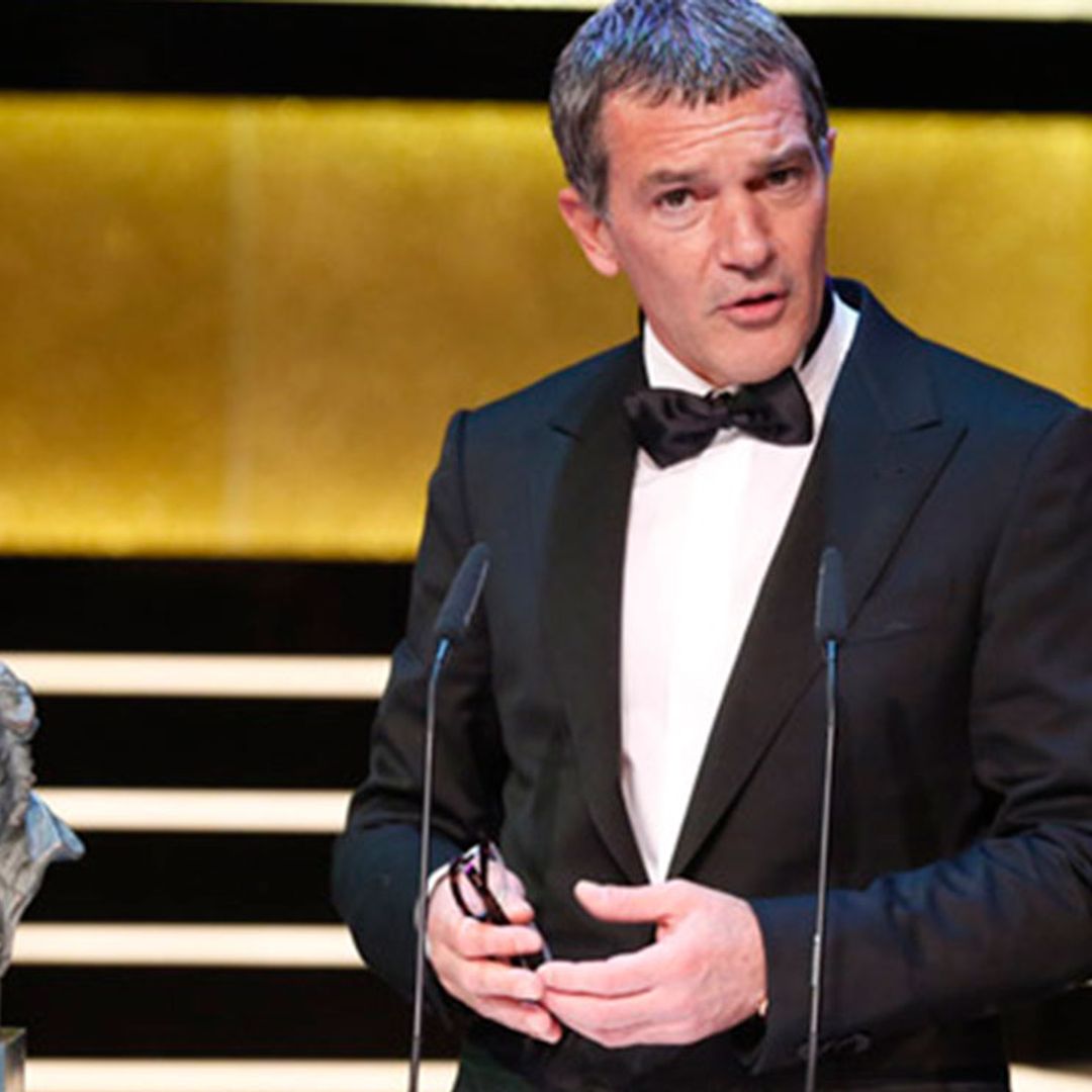 Antonio Banderas se disculpa entre lágrimas con su hija Stella del Carmen: 'Te pido perdón por mis ausencias'