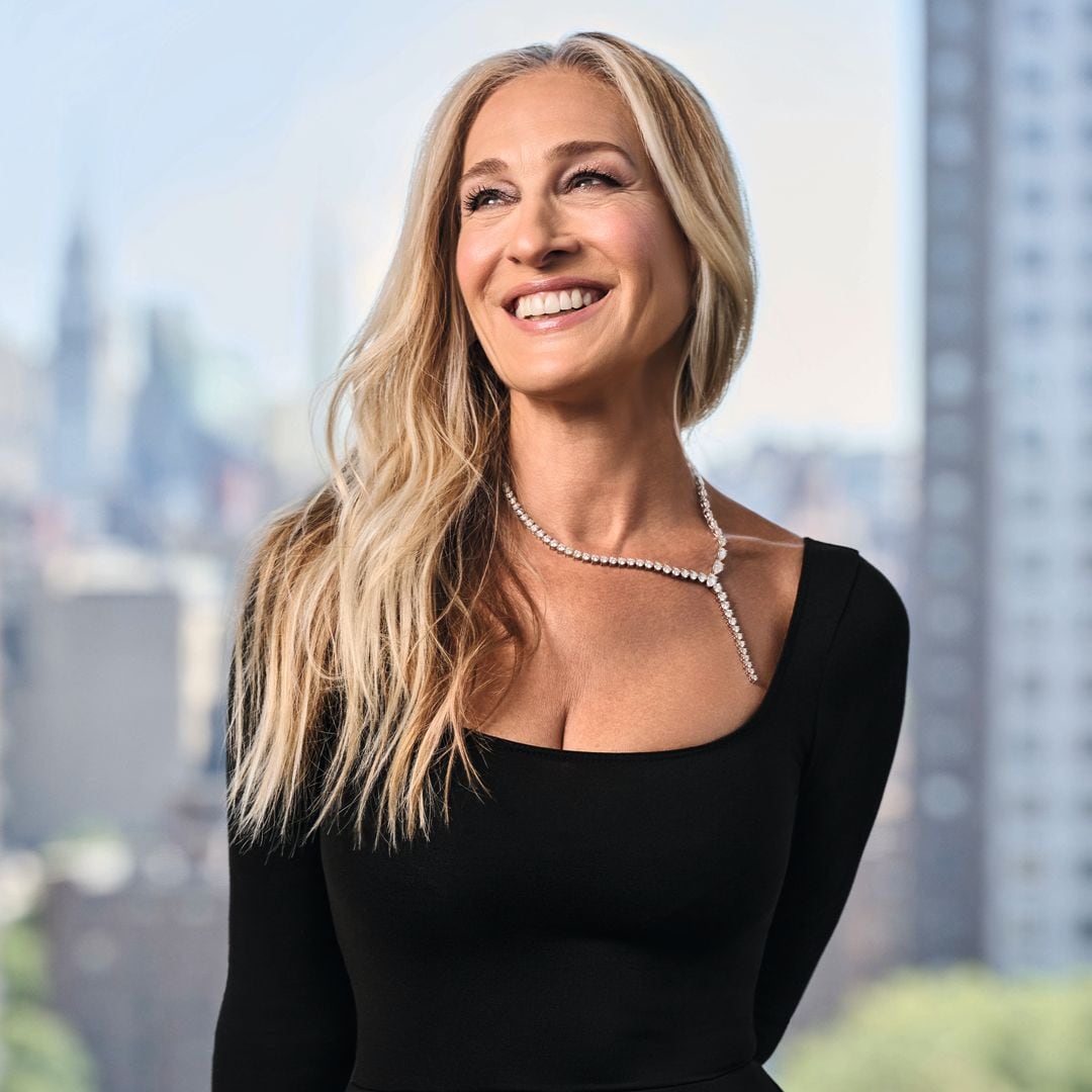 Sarah Jessica Parker, la icónica Carrie, nos confiesa su obsesión 'real': "Me he levantado para ver todas las bodas"