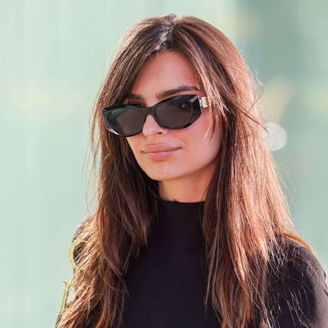 El sencillo look 'working girl' de Emily Ratajkowski que para nada ...