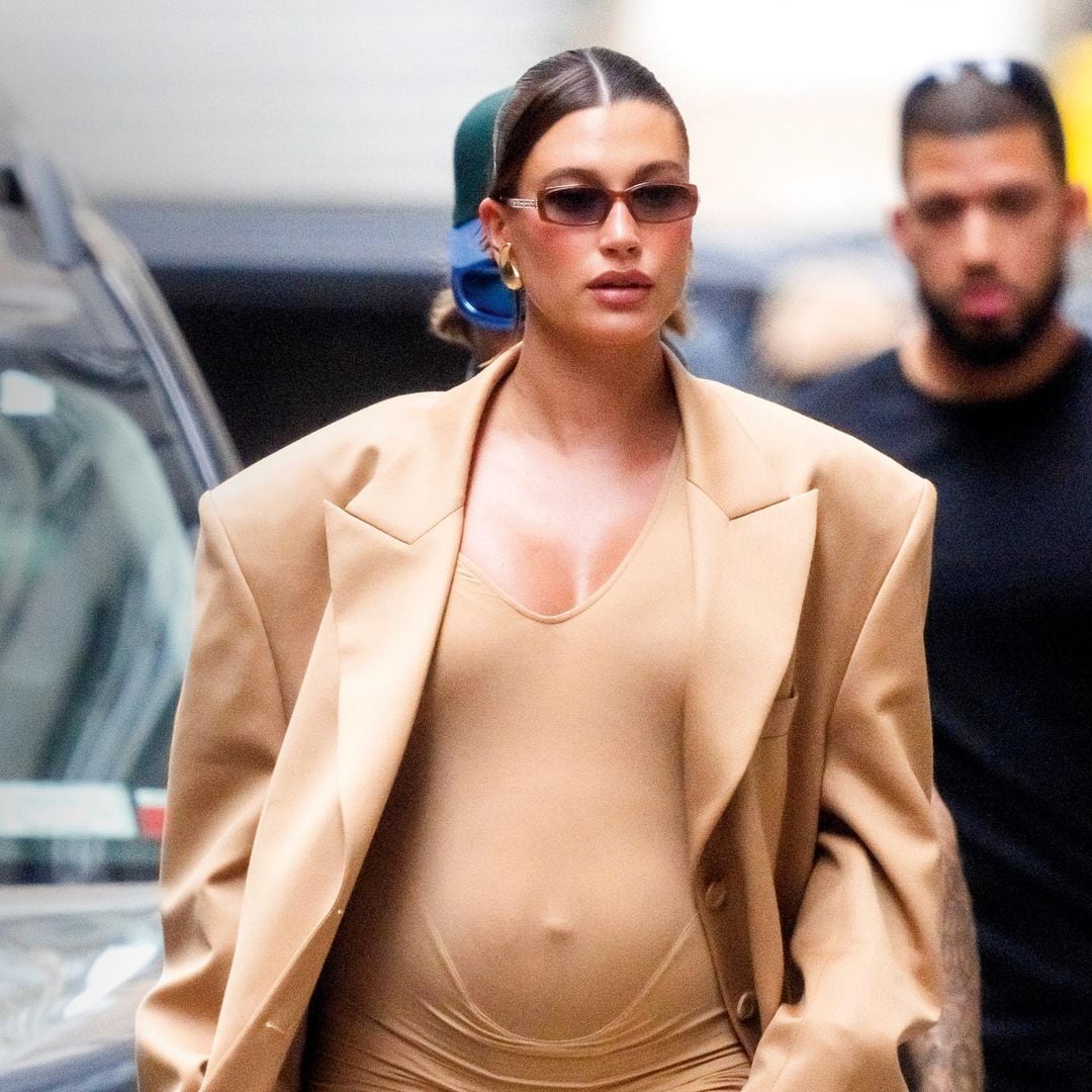 Hailey Bieber, la premamá más atrevida: vuelve a sorprendernos con un look de alto impacto