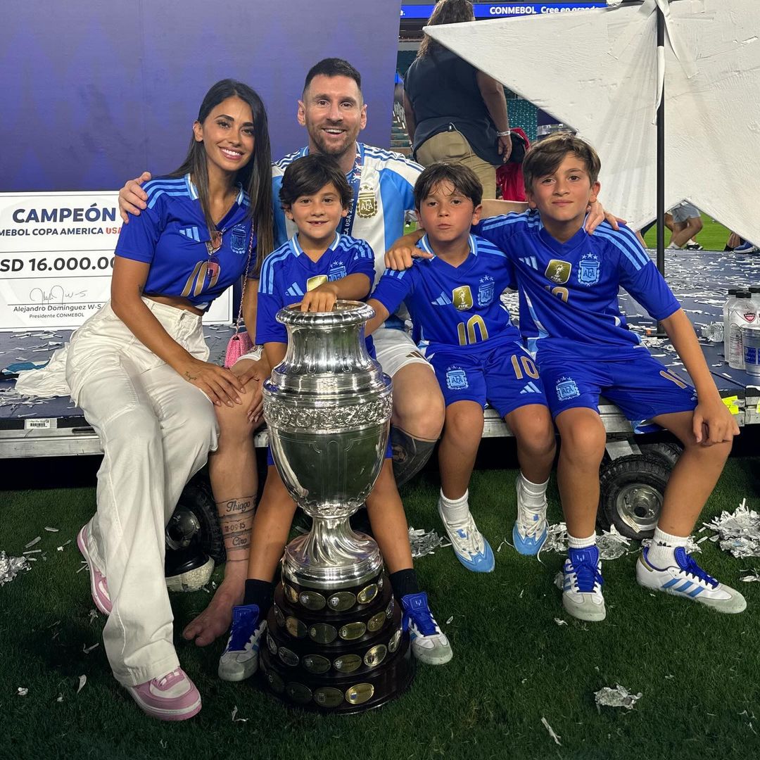El efusivo festejo de Messi con Antonela Roccuzzo y sus hijos tras su triunfo en la Copa América