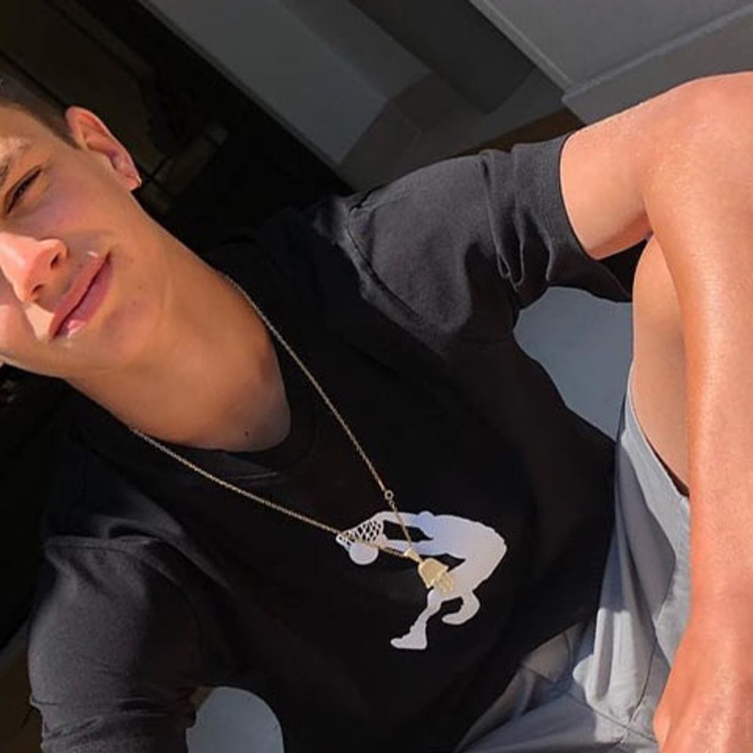 Las elocuentes respuestas de Romeo Beckham a las preguntas 'trampa' de sus seguidores