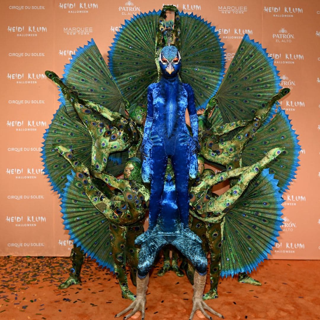 La impactante transformación de Heidi Klum en pavo real para su fiesta de Halloween