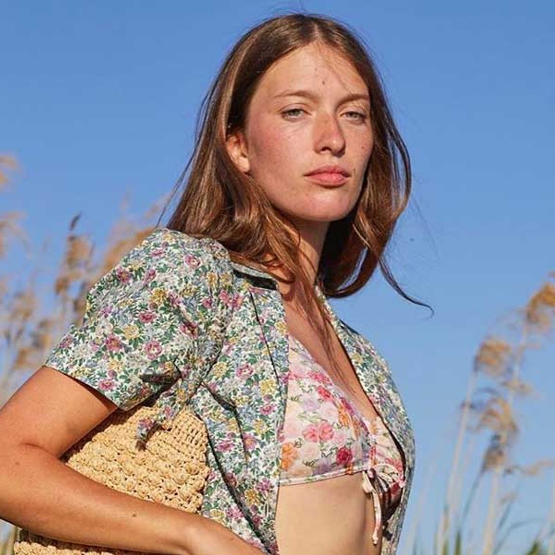 Estos capazos y toallas de playa son los más elegantes de la temporada