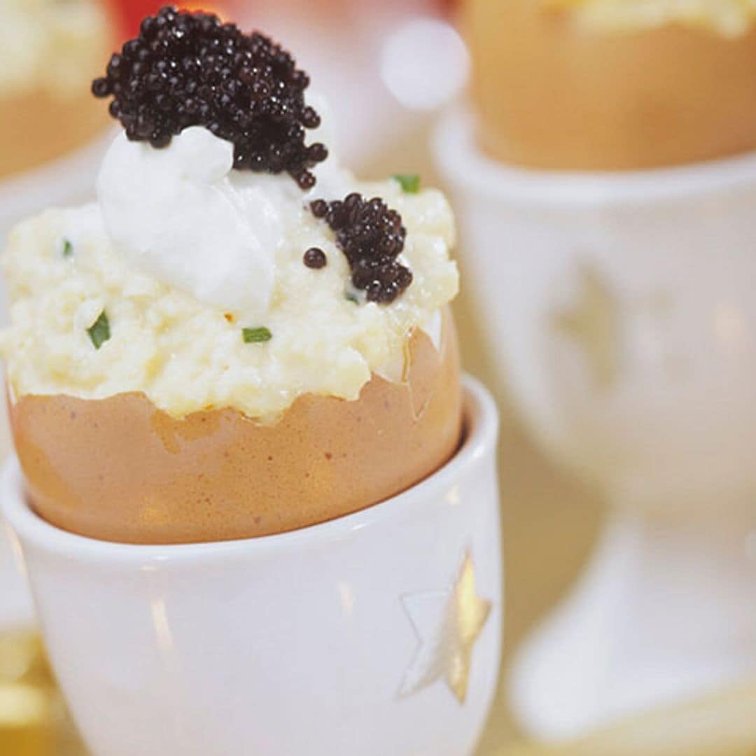 Huevos revueltos con 'crême fraîche' y caviar