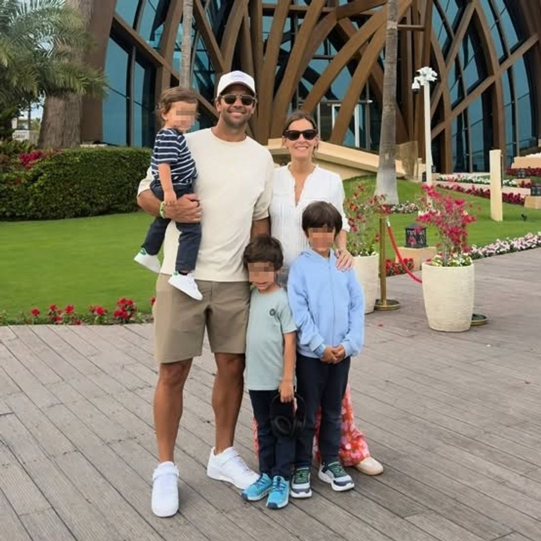 Ana Boyer y Fernando Verdasco enamoran con su familia 'modelo': tenis, playa y muchos abrazos antes de dar la bienvenida a su cuarta hija