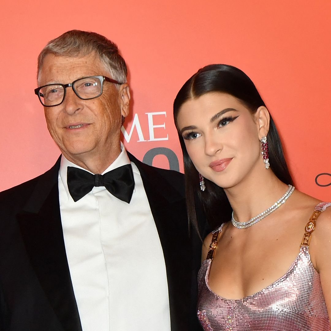 Phoebe, hija de Bill Gates, revela por accidente el desconocido diagnóstico médico de su padre