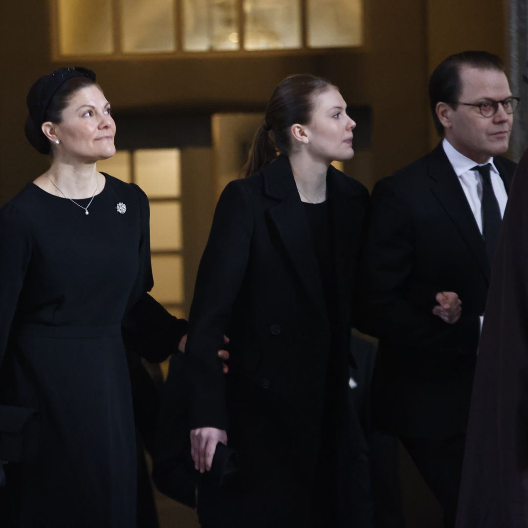 El paso al frente de Estelle de Suecia, más adulta que nunca, en el funeral de la princesa Desirée