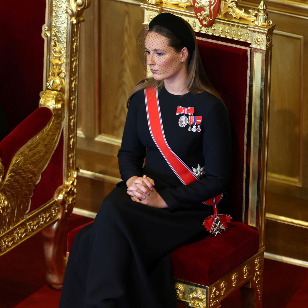 Los 3 motivos por los que Ingrid de Noruega ha hecho historia hoy durante la jura de su padre Haakon VIII como Rey