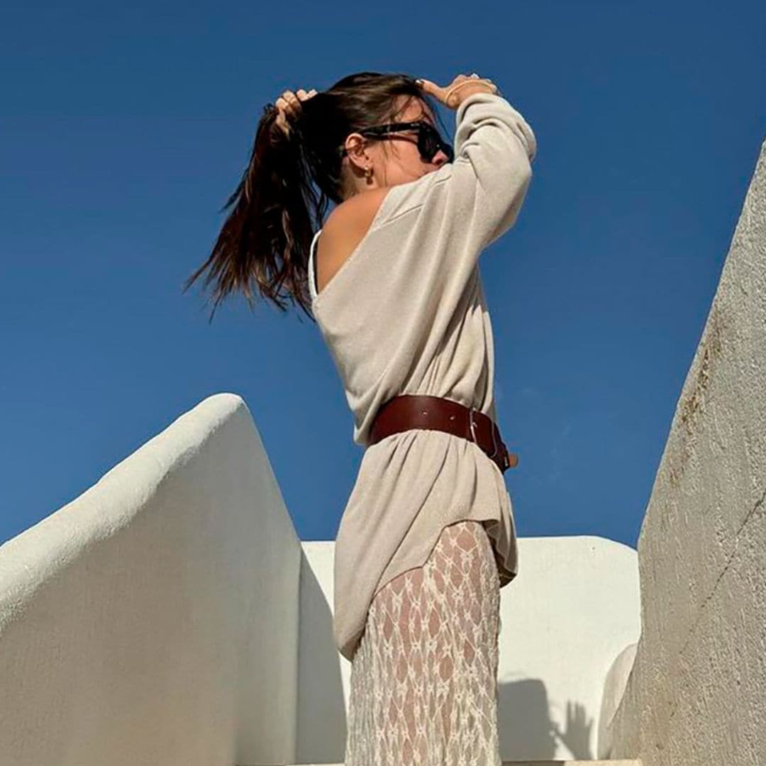 María Pombo desafía el entretiempo con el vestido de encaje de Zara que triunfa de Copenhague a Madrid