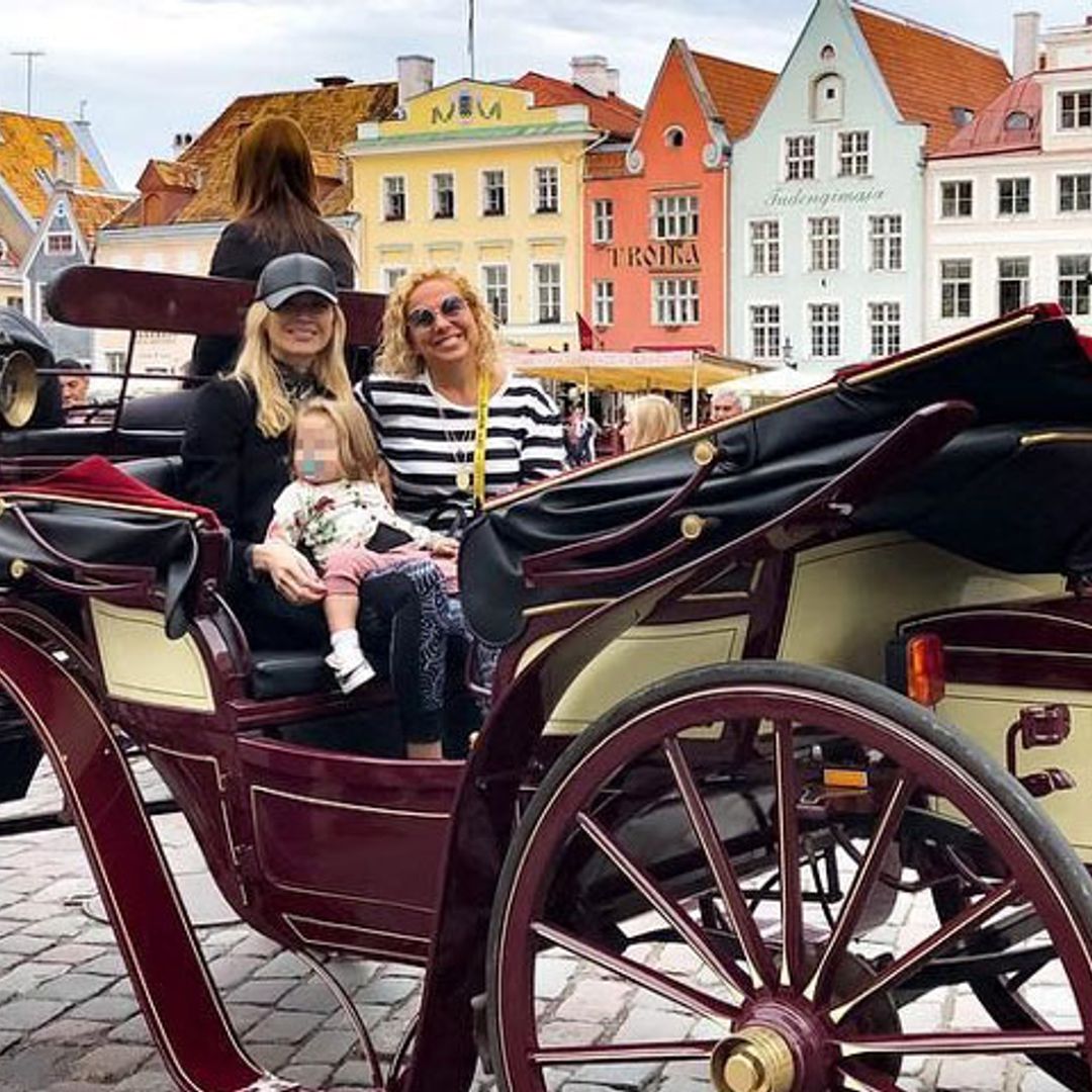 ¡De turismo por Tallín! Carla Pereyra y su hija, el mejor apoyo de Simeone en  Estonia