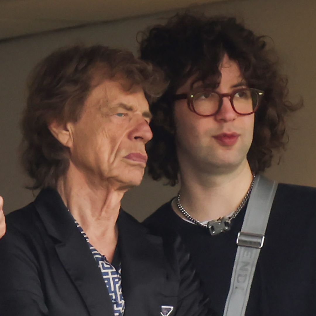 El hijo de Mick Jagger reacciona con dureza a las fotos de las vacaciones del rockero en Italia