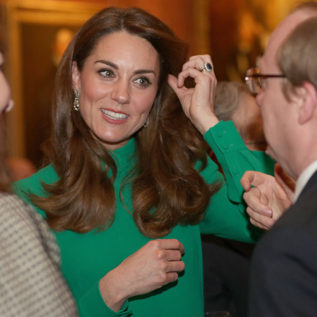 Isabel II y la duquesa de Cambridge ejercen de perfectas anfitrionas en la recepción de la OTAN