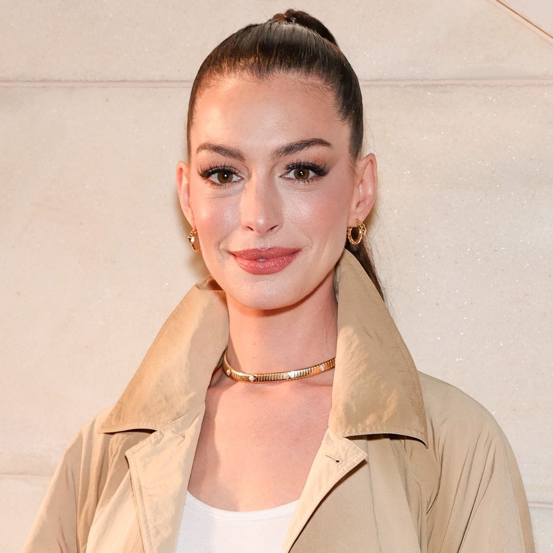 Anne Hathaway en el desfile de Ralph Lauren Fall 2025