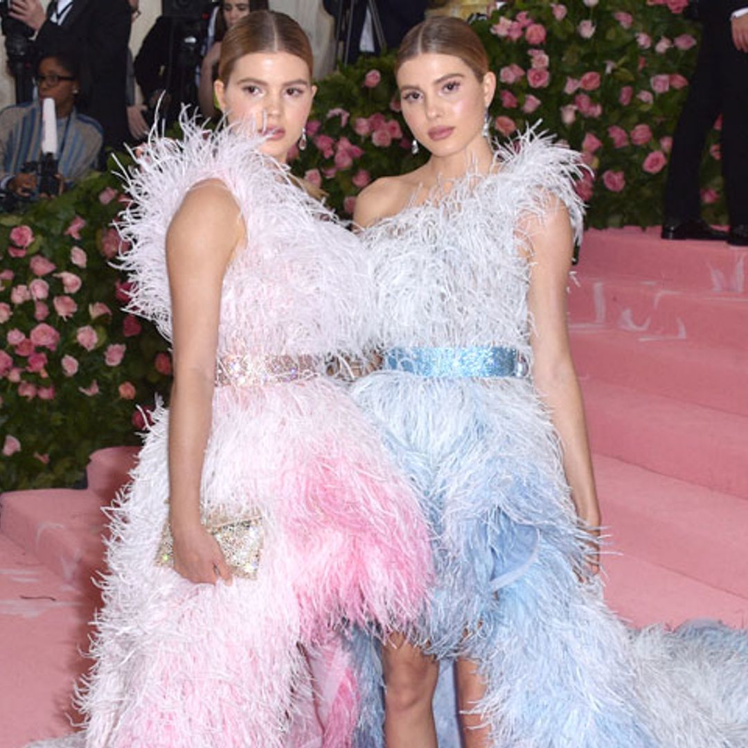 Los mensajes de Victoria y Cristina Iglesias a través de la moda en su gran debut