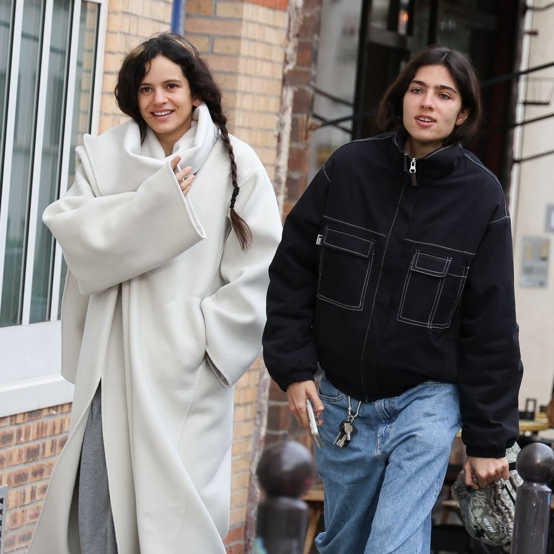 Rosalía y Loli Bahía, de nuevo juntas y de la mano por las calles de París