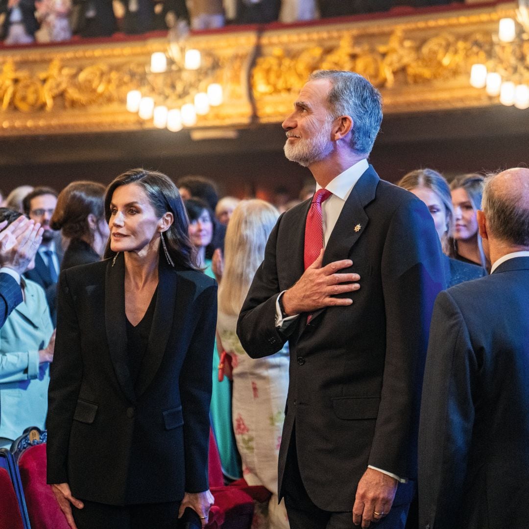 LA REINA, LEONOR Y SOFÍA LA IMAGEN DEL PODER FEMENINO, EN UNOS PREMIOS PRINCESA DE GIRONA LLENOS DE SORPRESAS Y MAGIA