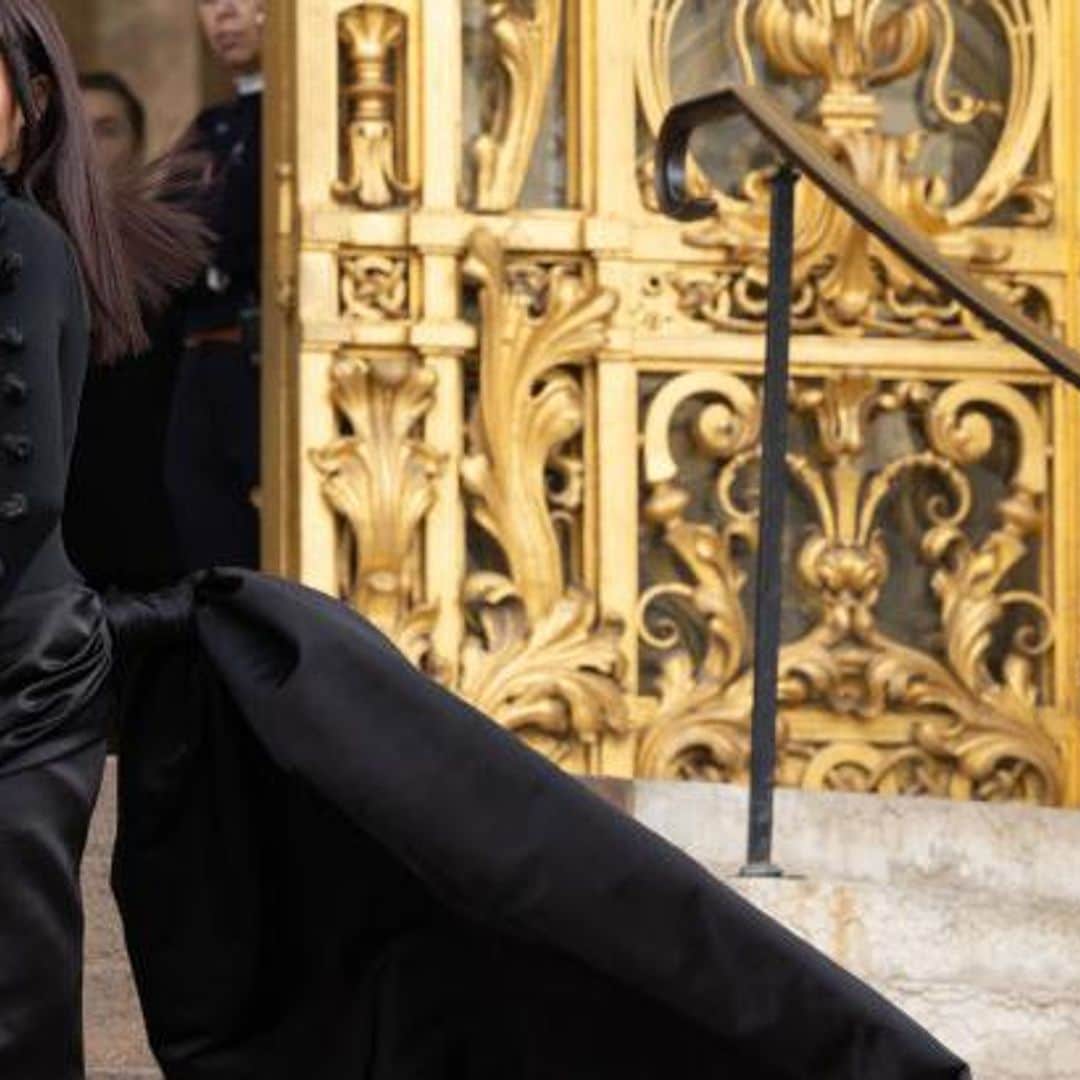 Zendaya debuta nuevo ‘look’ para el desfile Alta Costura de Schiaparelli
