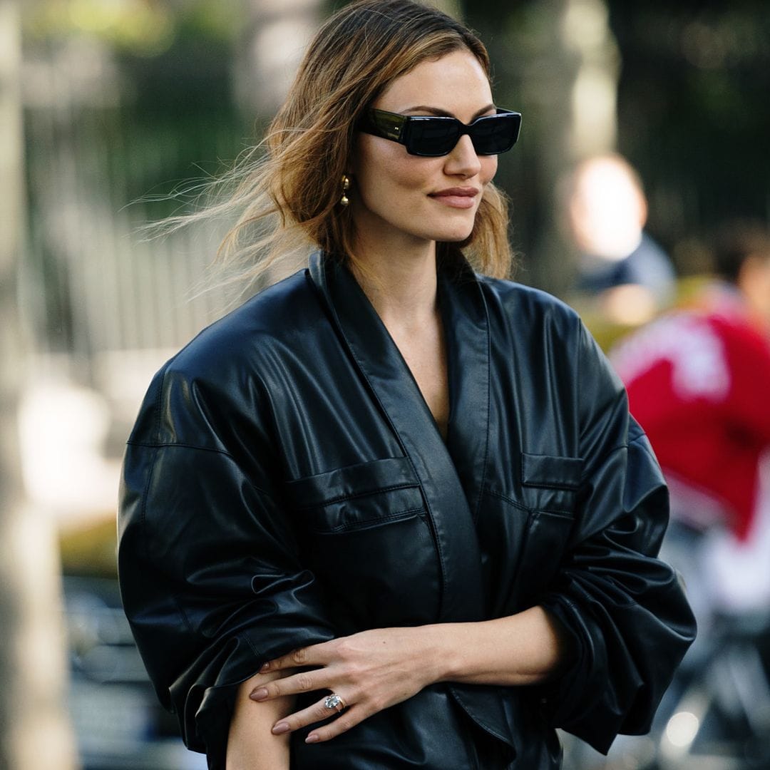 Mis looks negros eran muy predecibles hasta que esta estilista me descubrió su secreto: "No es solo bonito, es inteligente"