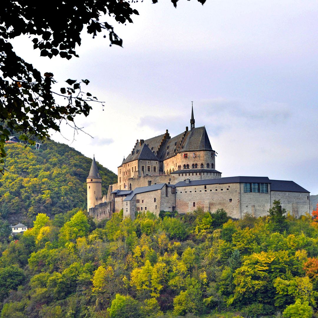 Castillo medieval en la localidad de Vianden, Luxemburgo