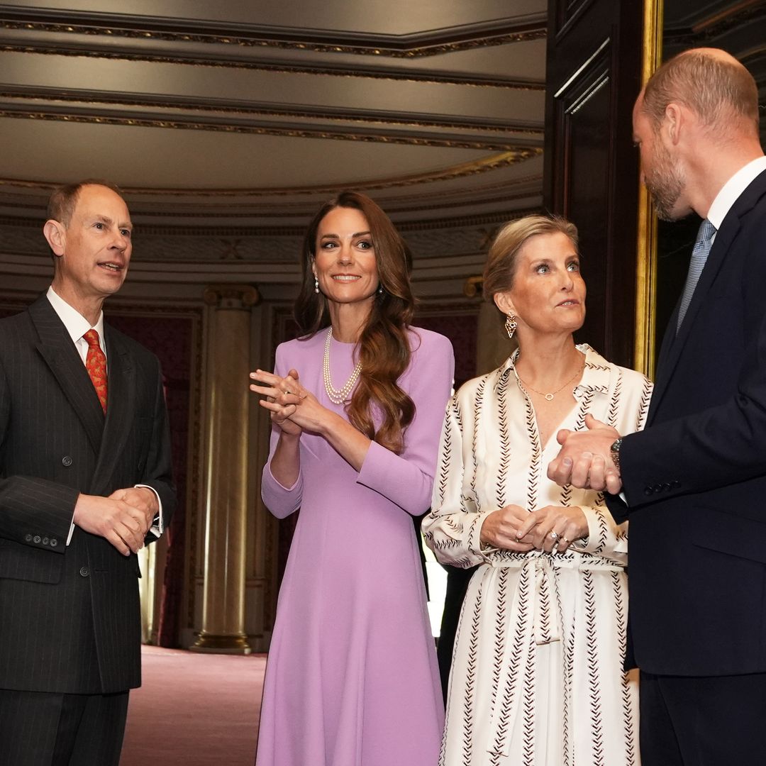 La naturalidad de Kate Middleton en el homenaje a Isabel II se hace viral: risas con Guillermo y un gesto que lo dice todo