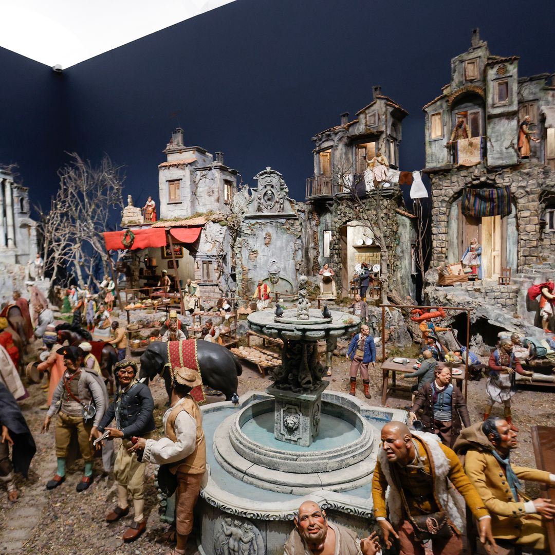 El Palacio Real y su impresionante Navidad: belén de película y abeto estilo Rockefeller Center