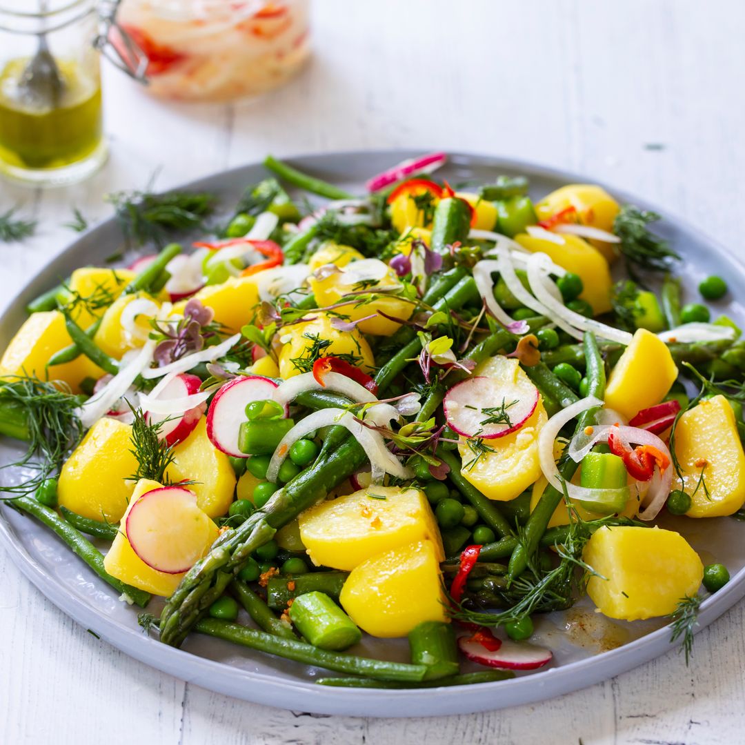 Ensalada de patata: 15 recetas fáciles, saludables y refrescantes para este verano