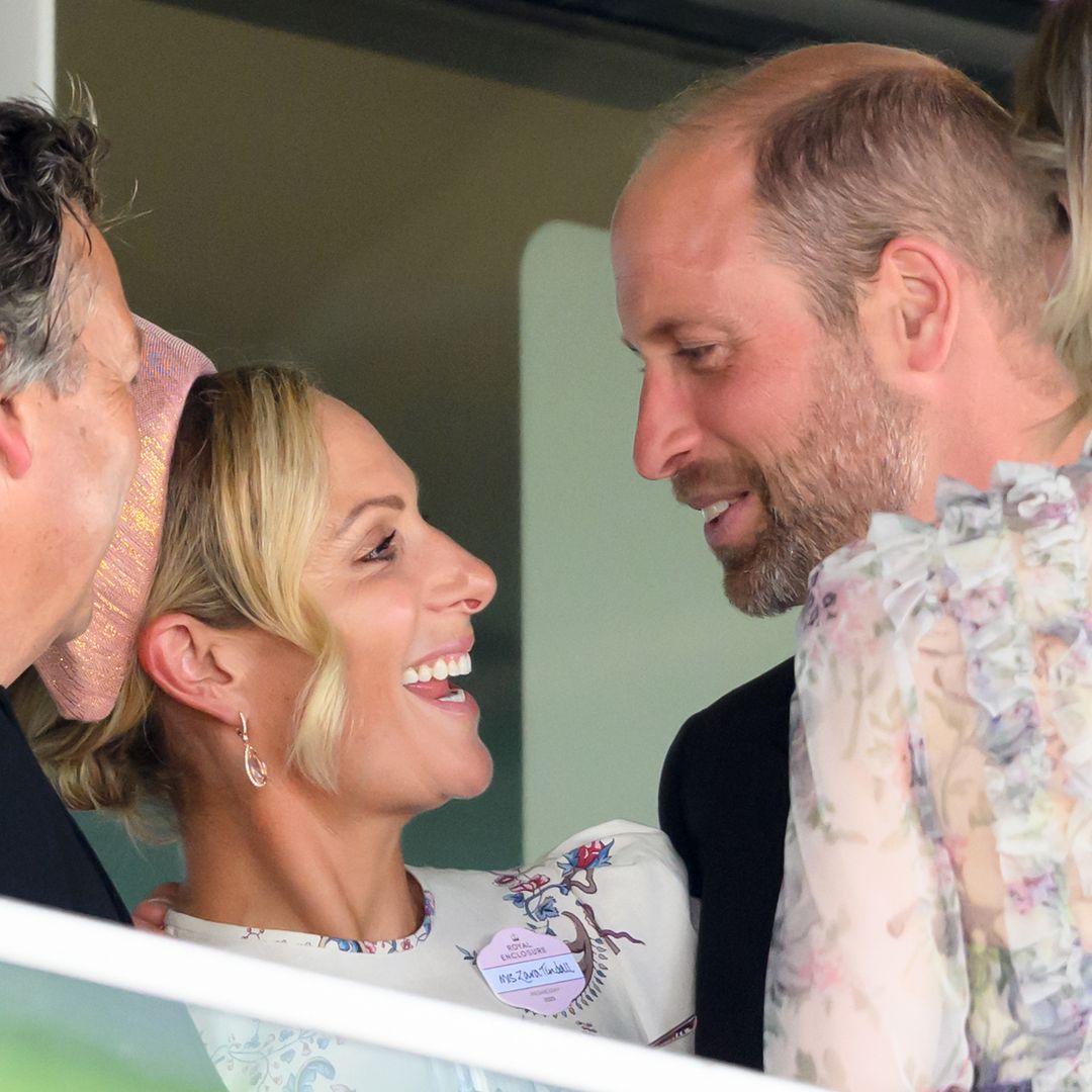 La buena sintonía entre Zara y el príncipe Guillermo en las carreras de Ascot del 2025