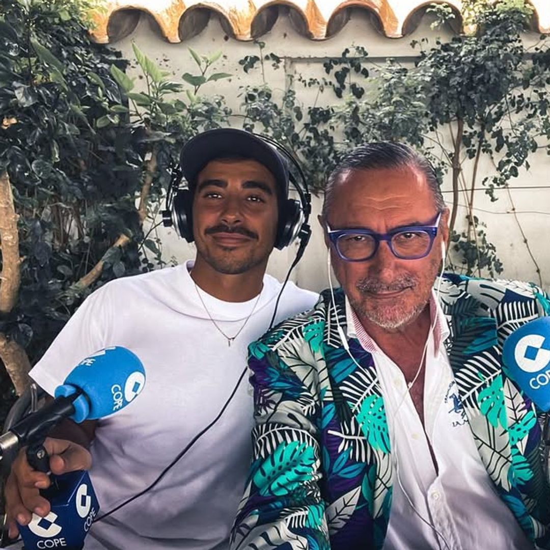Alberto Herrera revela cómo es el estudio de su padre, Carlos Herrera, entre incienso y fuet en Cuaresma